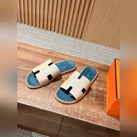 Классические тапочки для пар от Hermès с отпечатками ладоней/стра