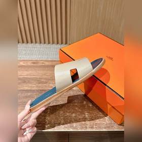 Классические тапочки для пар от Hermès с отпечатками ладоней/стра