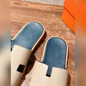 Классические тапочки для пар от Hermès с отпечатками ладоней/стра