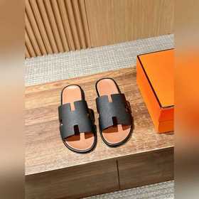 Классические тапочки для пар от Hermès с отпечатками ладоней/стра