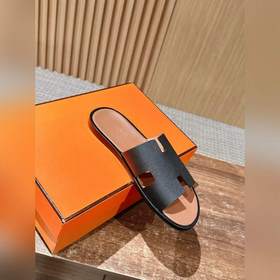 Классические тапочки для пар от Hermès с отпечатками ладоней/стра