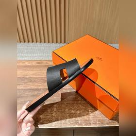 Классические тапочки для пар от Hermès с отпечатками ладоней/стра