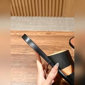 Классические тапочки для пар от Hermès с отпечатками ладоней/стра