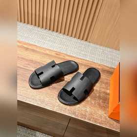 Классические тапочки для пар от Hermès с отпечатками ладоней/стра