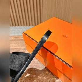 Классические тапочки для пар от Hermès с отпечатками ладоней/стра