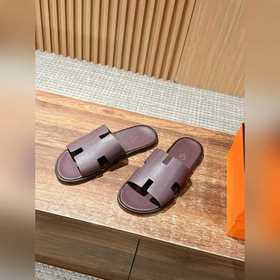 Классические тапочки для пар от Hermès с отпечатками ладоней/стра