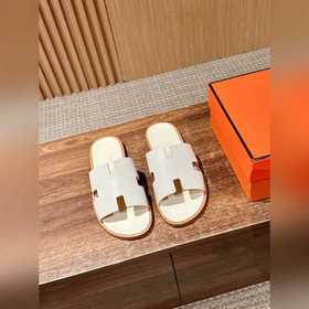 Классические тапочки для пар от Hermès с отпечатками ладоней/стра