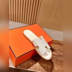 Классические тапочки для пар от Hermès с отпечатками ладоней/стра