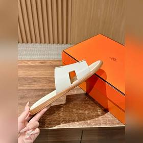 Классические тапочки для пар от Hermès с отпечатками ладоней/стра