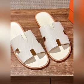 Классические тапочки для пар от Hermès с отпечатками ладоней/стра