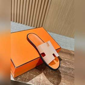 Классические тапочки для пар от Hermès с отпечатками ладоней/стра