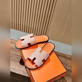 Классические тапочки для пар от Hermès с отпечатками ладоней/стра