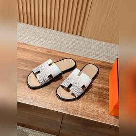 Классические тапочки для пар от Hermès с отпечатками ладоней/стра