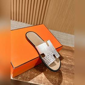 Классические тапочки для пар от Hermès с отпечатками ладоней/стра