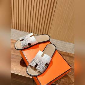Классические тапочки для пар от Hermès с отпечатками ладоней/стра