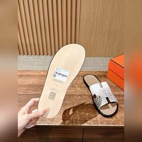Классические тапочки для пар от Hermès с отпечатками ладоней/стра