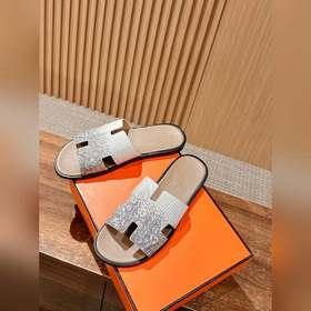 Классические тапочки для пар от Hermès с отпечатками ладоней/стра