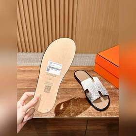 Классические тапочки для пар от Hermès с отпечатками ладоней/стра