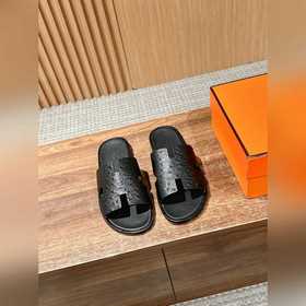 Классические тапочки для пар от Hermès с отпечатками ладоней/стра