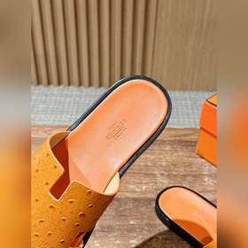 Классические тапочки для пар от Hermès с отпечатками ладоней/стра