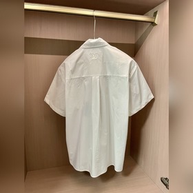 Короткорукавная рубашка LV, изготовлена в соотношении 1：1! Лакони