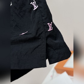 Louis Vuitton 25SS Новая модель BLASON Шорты для пляжа с вышитым 
