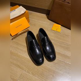 Louis Vuitton LV Новые кожаные туфли для повседневной носки дело
