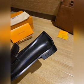 Louis Vuitton LV Новые кожаные туфли для повседневной носки дело
