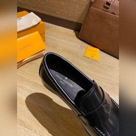 Louis Vuitton LV Новые кожаные туфли для повседневной носки дело