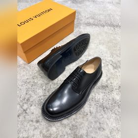 Louis Vuitton LV (Луи Виттен) Оксфорды из телячьей кожи с изыскан