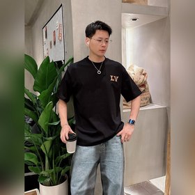 Louis Vuitton с тремя этикетками. Новая модель летней коллекции 2