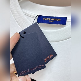 Эксклюзивная весенняя новинка от Louis Vuitton： модная и удобная 