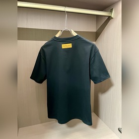 Официальный сайт Louis Vuitton. Официальный сайт. Официальный сай