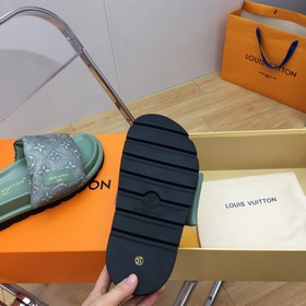 LV pillow comfort серия тапочек на липучках для пар Очень удобны