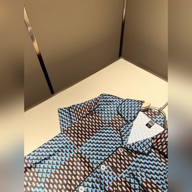 Louis Vuitton, семья Луи, новая весенняя и летняя коллекция Monog