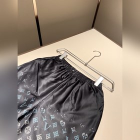 Louis Vuitton, семья Луи, новая весенняя и летняя коллекция Monog