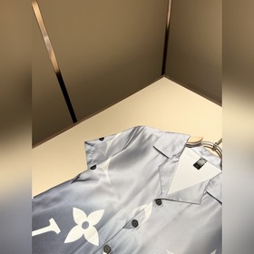 Louis Vuitton, семья Луи, новая весенняя и летняя коллекция Monog