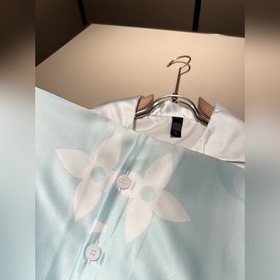 Louis Vuitton, семья Луи, новая весенняя и летняя коллекция Monog