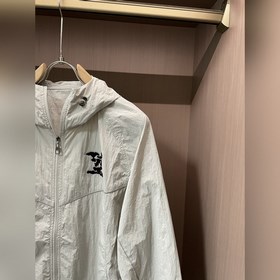 Louis Vuitton 25ss новая модель солнцезащитной одежды. Классическ
