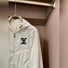 Louis Vuitton 25ss новая модель солнцезащитной одежды. Классическ