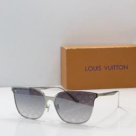 LOUIS VUITTON  МОДЕЛЬ： Z2487U Размер： 64 x 14 x 145
