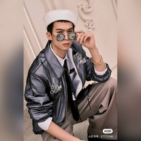 LOUIS VUITTON  МОДЕЛЬ： Z2213U Размер： 47 x 29 x 140