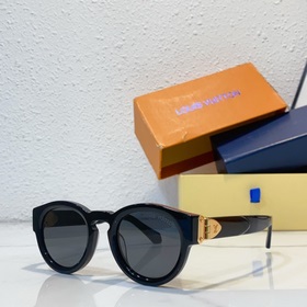 LOUIS VUITTON МОДЕЛЬ： Z2060E РАЗМЕР： 50 x 23 x 145