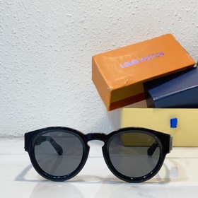 LOUIS VUITTON МОДЕЛЬ： Z2060E РАЗМЕР： 50 x 23 x 145