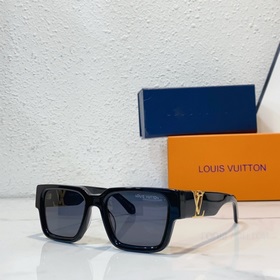 Louis VUITTON MOD： Z2178E Размер： 54-20-145