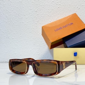 LOUIS VUITTON  Модель： Z2388U Размер： 57-24-135