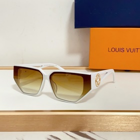 LOUIS VUITTON  МОДЕЛЬ： Z4U Размер： 67 x 12 x 145
