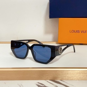 LOUIS VUITTON  МОДЕЛЬ： Z4U Размер： 67 x 12 x 145