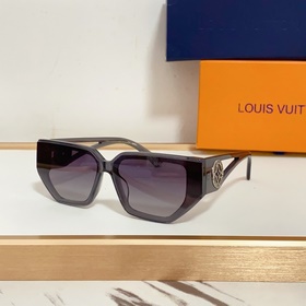 LOUIS VUITTON  МОДЕЛЬ： Z4U Размер： 67 x 12 x 145