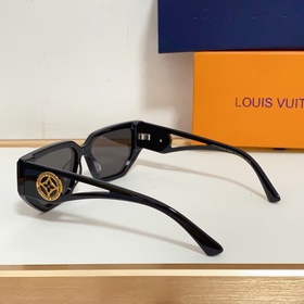LOUIS VUITTON  МОДЕЛЬ： Z4U Размер： 67 x 12 x 145